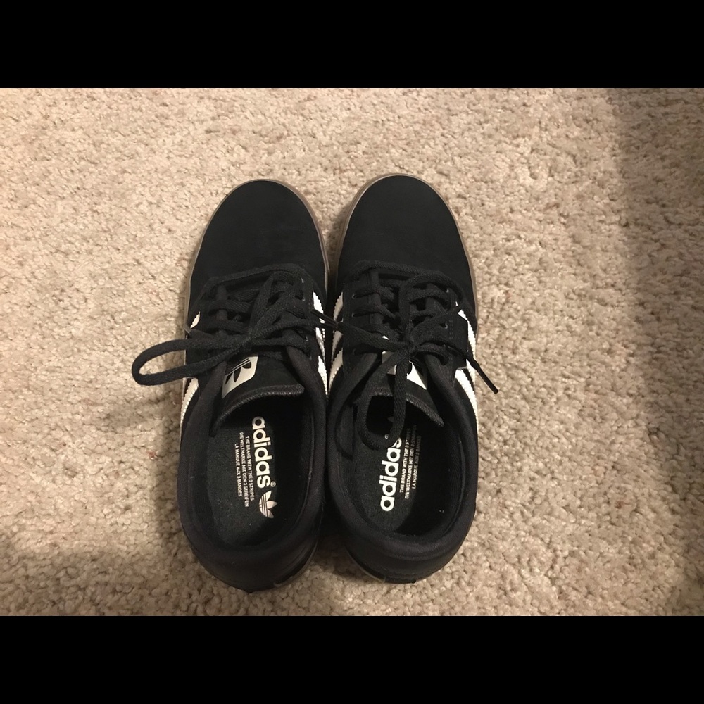 Black Adidas - Picture 4 of 5